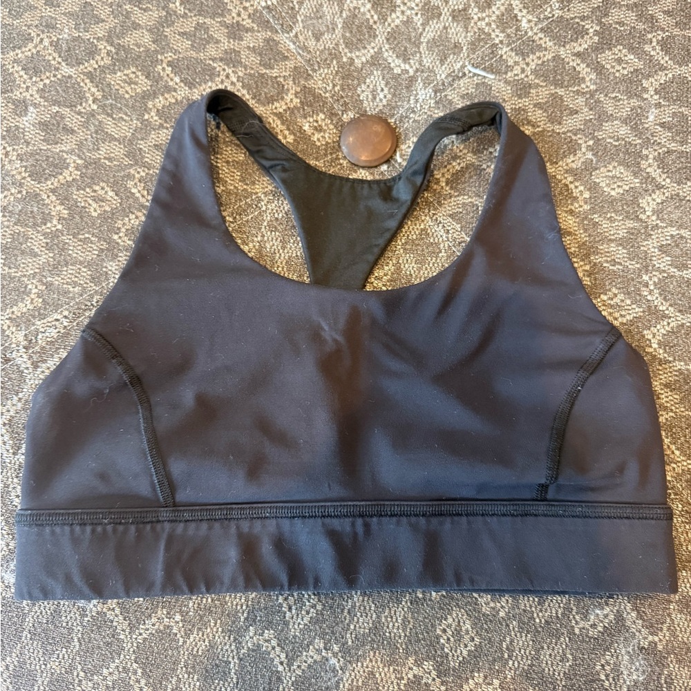 Black Lululemon sports bra
